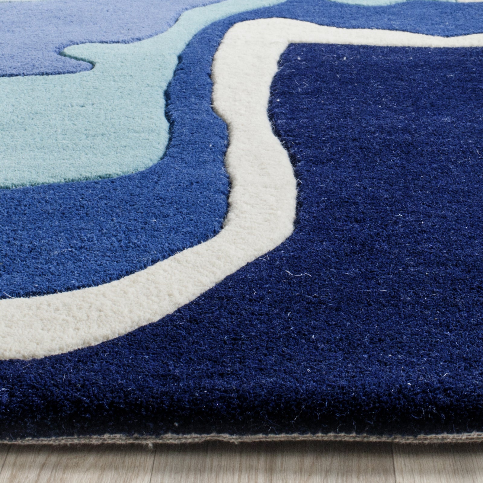 Safavieh Alr-Allure Gardenia Mediterranean Mediterranean/Blue Area Rug ...