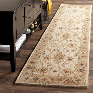 Safavieh Antiquity 816 Grey Beige/Sage Area Rug Room Scene