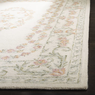 Safavieh Aubusson 102 Ivory/Pink Area Rug Detail