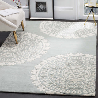 Safavieh Bella 121 Grey/Ivory Area Rug Room Scene