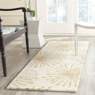 Safavieh Bella 123 Beige/Gold Area Rug Room Scene Feature