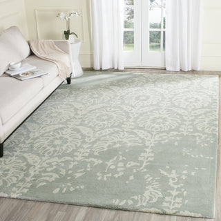 Safavieh Bella 125 Light Grey/Ivory Area Rug Room Scene