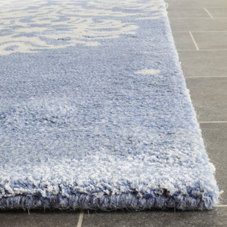 Safavieh Bella 125 Light Blue/Ivory Area Rug Detail