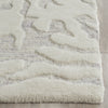 Safavieh Bella 129 Silver/Ivory Area Rug Detail