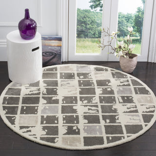 Safavieh Bella 130 Dark Grey/Ivory Area Rug Room Scene