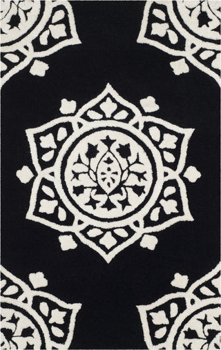 Safavieh Bella 136 Black/Ivory Area Rug main image