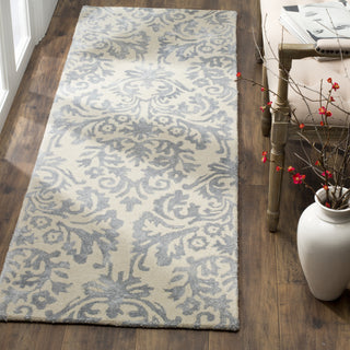 Safavieh Bella 156 Ivory/Silver Area Rug Room Scene