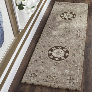 Safavieh Bella 674 Taupe/Light Grey Area Rug Room Scene