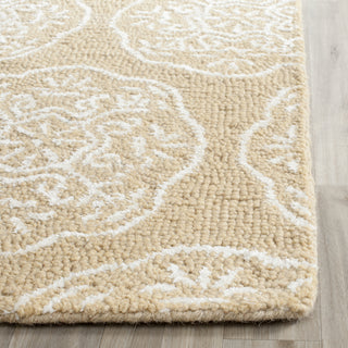 Safavieh Bella Beige/Ivory Area Rug Detail