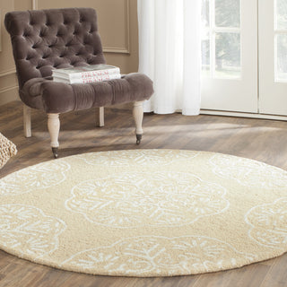 Safavieh Bella Beige/Ivory Area Rug Room Scene