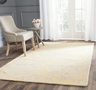 Safavieh Bella Beige/Silver Area Rug Room Scene