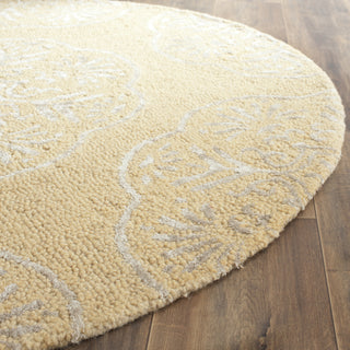 Safavieh Bella Beige/Silver Area Rug Detail