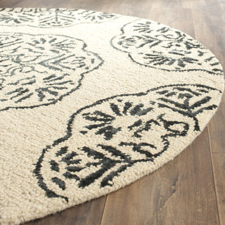 Safavieh Bella Ivory/Charcoal Area Rug Detail