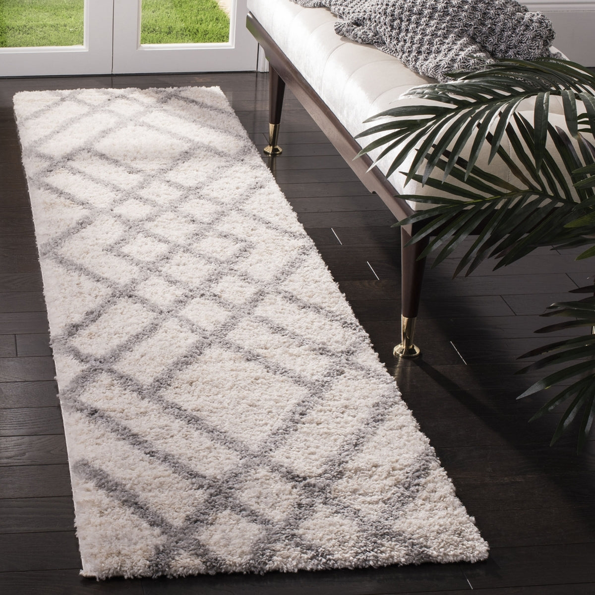 Safavieh 8' x 10' Berber Shag 200 BER215B Ivory / Grey Rug