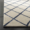 Safavieh Blossom 102 Ivory/Navy Area Rug Detail
