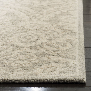 Safavieh Blossom 106 Silver/Ivory Area Rug Detail