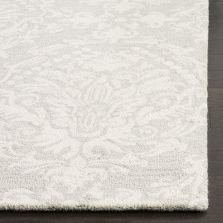 Safavieh Blossom 107 Sage/Ivory Area Rug Detail