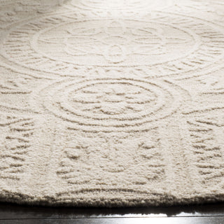 Safavieh Blossom 109 Light Grey/Ivory Area Rug Detail