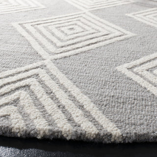 Safavieh Blossom 111 Dark Grey/Ivory Area Rug Detail