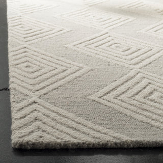 Safavieh Blossom 111 Silver/Ivory Area Rug Detail