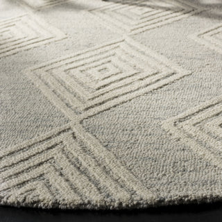 Safavieh Blossom 111 Silver/Ivory Area Rug Detail