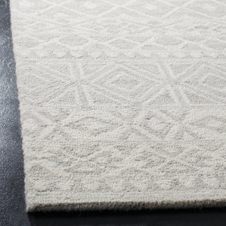 Safavieh Blossom 113 Silver/Ivory Area Rug Detail