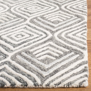 Safavieh Blossom 936 Ivory/Grey Area Rug Detail