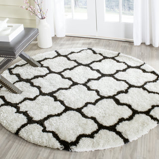 Safavieh Sg-Bsg-Barcelona Shag Barcelona 319 Ivory/Black Area Rug Room Scene