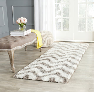 Safavieh Sg-Bsg-Barcelona Shag Barcelona 320 Ivory/Silver Area Rug Room Scene Feature