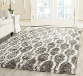 Safavieh Sg-Bsg-Barcelona Shag Barcelona 322 Silver/Ivory Area Rug Room Scene Feature