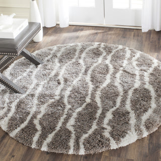 Safavieh Sg-Bsg-Barcelona Shag Barcelona 322 Silver/Ivory Area Rug Room Scene