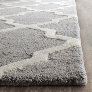 Safavieh Cambridge 121 Silver/Ivory Area Rug Detail