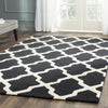 Safavieh Cambridge 121 Black/Ivory Area Rug Room Scene Feature