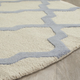 Safavieh Cambridge 121 Ivory/Light Blue Area Rug Detail