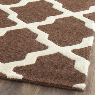 Safavieh Cambridge 121 Dark Brown/Ivory Area Rug Detail Feature