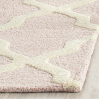 Safavieh Cambridge 121 Light Pink/Ivory Area Rug Detail