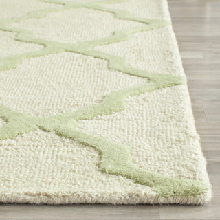 Safavieh Cambridge 121 Ivory/Light Green Area Rug Detail