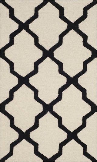 Safavieh Cambridge 121 Ivory/Black Area Rug Main