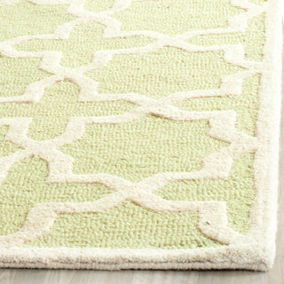 Safavieh Cambridge 125 Light Green/Ivory Area Rug Detail