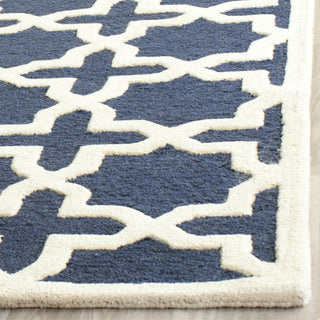 Safavieh Cambridge 125 Navy Blue/Ivory Area Rug Detail