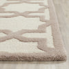 Safavieh Cambridge 125 Ivory/Beige Area Rug Detail