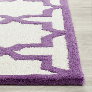 Safavieh Cambridge 125 Ivory/Purple Area Rug Detail