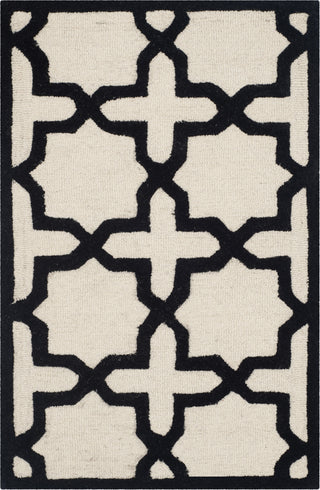 Safavieh Cambridge 125 Ivory/Black Area Rug main image