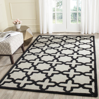 Safavieh Cambridge 125 Ivory/Black Area Rug Room Scene Feature