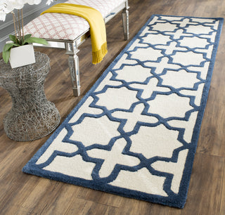 Safavieh Cambridge 125 Ivory/Navy Area Rug Room Scene