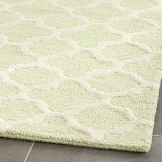 Safavieh Cambridge 130 Light Green/Ivory Area Rug Detail