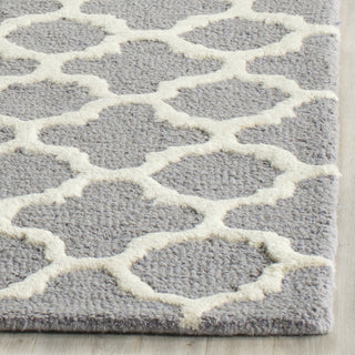 Safavieh Cambridge 130 Silver/Ivory Area Rug Detail