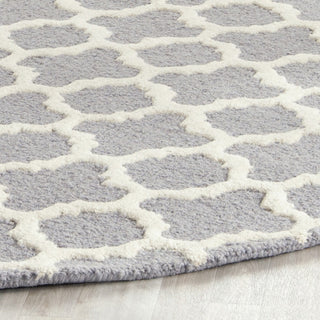 Safavieh Cambridge 130 Silver/Ivory Area Rug Detail