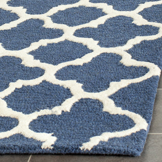 Safavieh Cambridge 130 Navy/Ivory Area Rug Detail