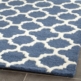 Safavieh Cambridge 130 Navy/Ivory Area Rug Detail